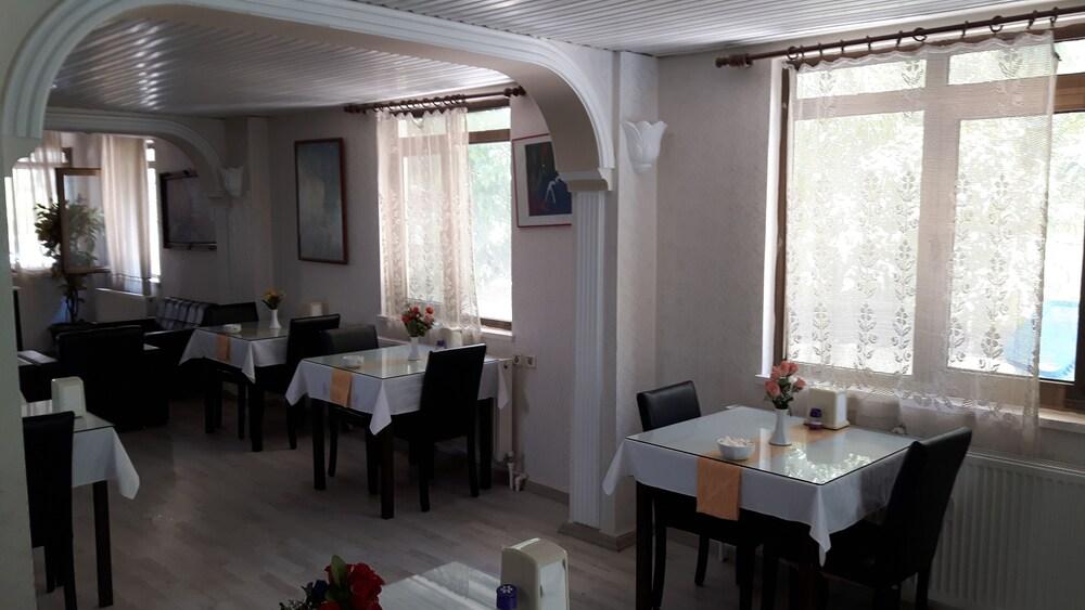 Kafkas Hotel Анталия Екстериор снимка